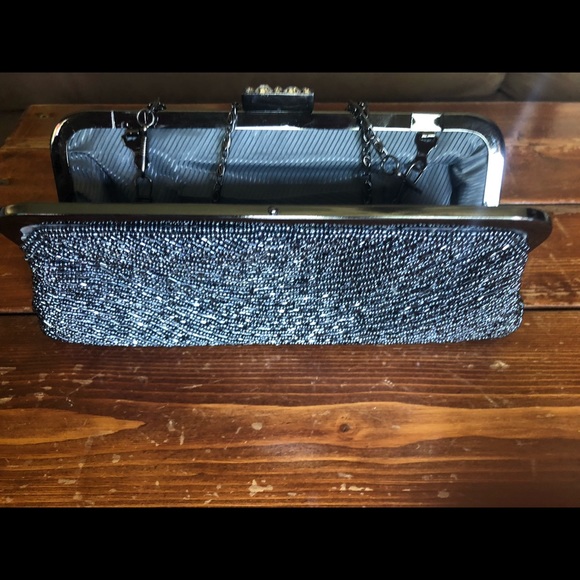 Blue/purple    Beaded evening clutch - Picture 1 of 3